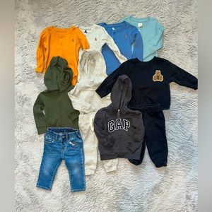 Baby Gap Baby Boys Lot of 12-18 Month Clothes - Onesies, Sets, Jeans, Sweatshirt